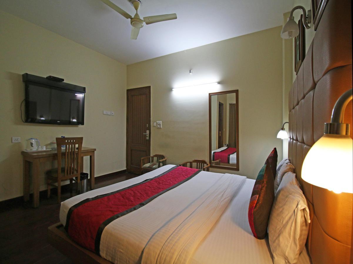 Hotel Oscar - Hauz Khas New Delhi Buitenkant foto